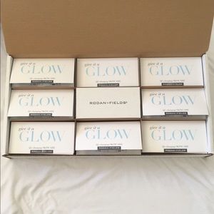 Rodan & Fields Give it a Glow Mini Facial Samples